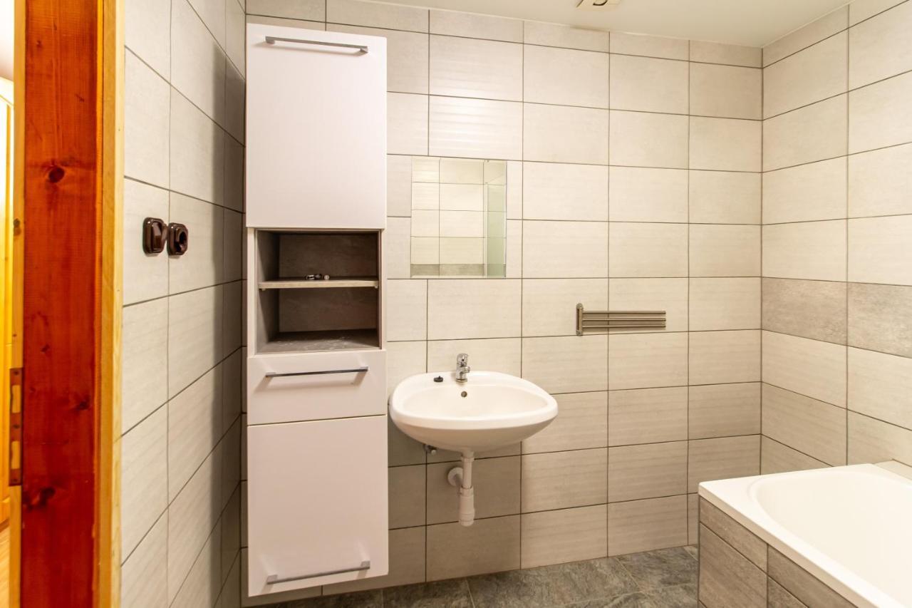 Deli Terasz B Apartman Free Parking, Self-Check-In Anytime Gyor Ngoại thất bức ảnh